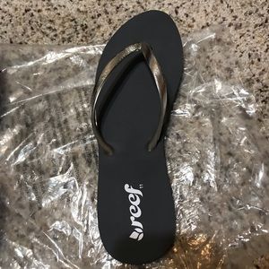 NWT Reef Women’s Flip Flops